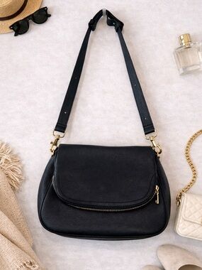 Tote Le Monde Venice Crossbody Bag Black Pebbled Leather Gold Hardware